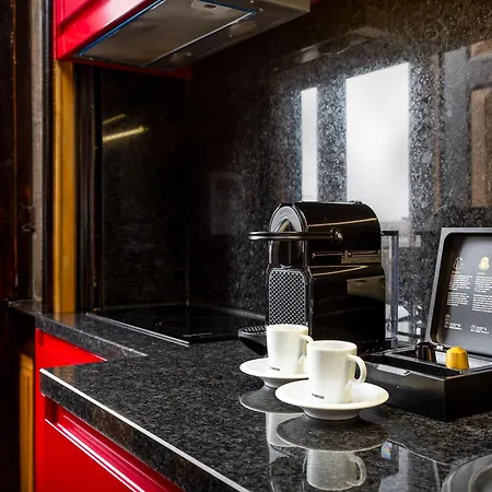 Centrally Located In Apartment