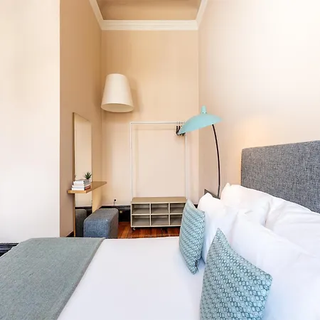 Centrally Located In Apartament