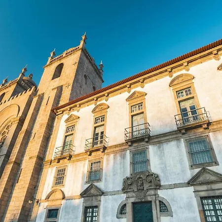 Centrally Located In Apartamento
