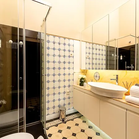 Appartamento Centrally Located In *