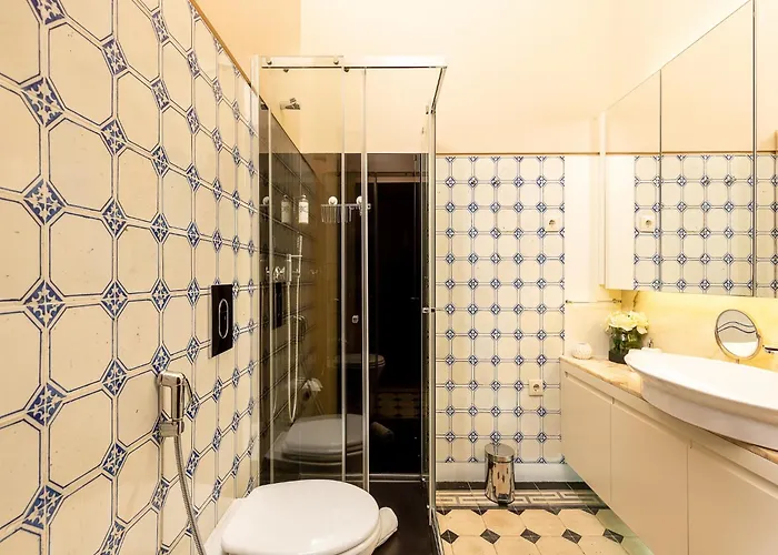 Centrally Located In Apartman Porto