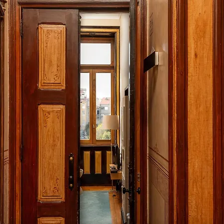 Centrally Located In Daire Porto